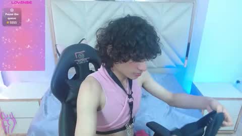 chipi_tay online show from September 2025 11:45:02 AM