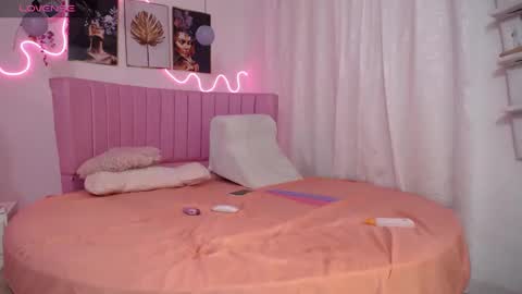 sophia online show from January 2025 04:49:01 AM