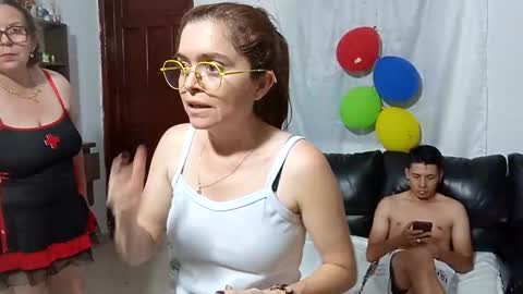 chiquitahot69 online show from December 2025 12:17:01 AM