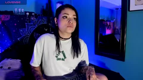 Snapshot of chloaellenn chatting on May 2026 01:08:02 PM Chloeallennn online show from May 2026 01:08:02 PM