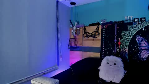 Snapshot of chloaellenn chatting on May 2026 11:21:02 PM Chloeallennn online show from May 2026 11:21:02 PM