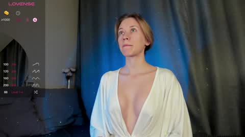 Chloe online show from January 2025 01:17:01 AM