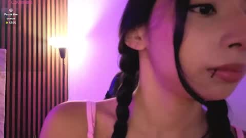 Snapshot of chloe_bluee_ chatting on April 2026 11:03:02 AM chloe_bluee_ online show from April 2026 11:03:02 AM