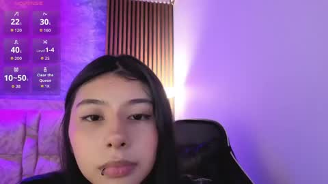 Snapshot of chloe_bluee_ chatting on April 2026 11:02:02 AM chloe_bluee_ online show from April 2026 11:02:02 AM
