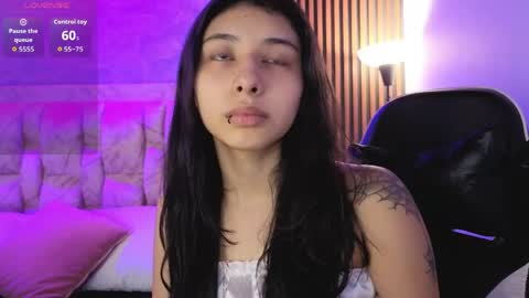 Snapshot of chloe_bluee_ chatting on April 2026 11:03:02 AM chloe_bluee_ online show from April 2026 11:03:02 AM