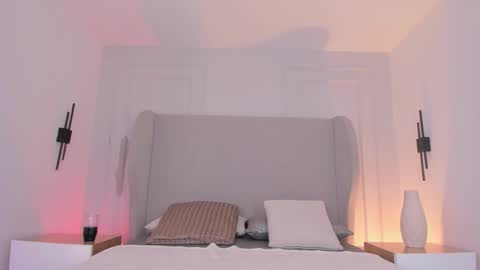 Chloe online show from November 2025 10:25:01 AM