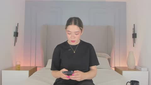 Chloe online show from June 2026 11:31:01 AM