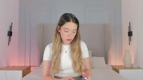 Chloe online show from June 2026 07:49:01 PM