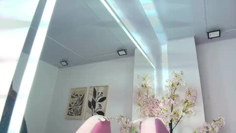 Chloe online show from May 2026 12:33:01 PM