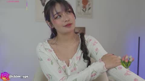 Snapshot of chloe_evans12 chatting on May 2026 04:30:02 AM Chloe online show from May 2026 04:30:02 AM
