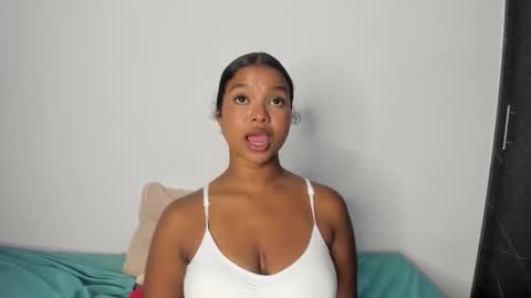 Snapshot of chloe_evans21 chatting on September 2025 11:05:02 PM chloe online show from September 2025 11:05:02 PM