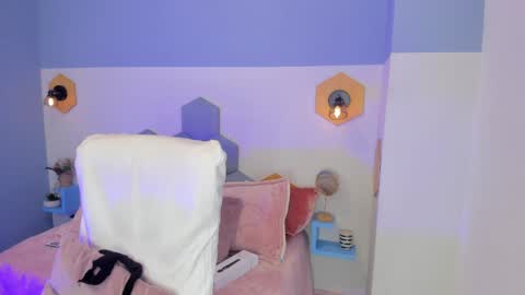 Chloe online show from May 2026 02:47:01 PM