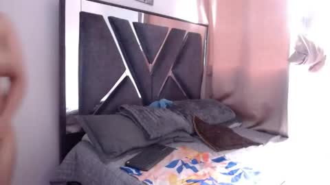 Chloe and Danna online show from April 2026 07:37:01 PM