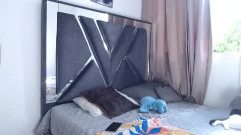 Chloe and Danna online show from April 2026 08:55:01 PM