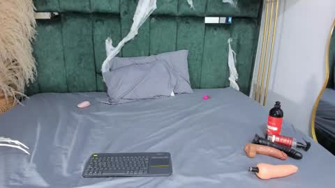 Snapshot of chloe_jackson25 chatting on October 2025 06:57:02 PM Chloe online show from October 2025 06:57:02 PM