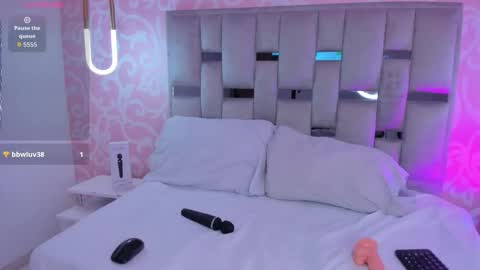 chloe_joness1 online show from November 2025 01:42:01 AM