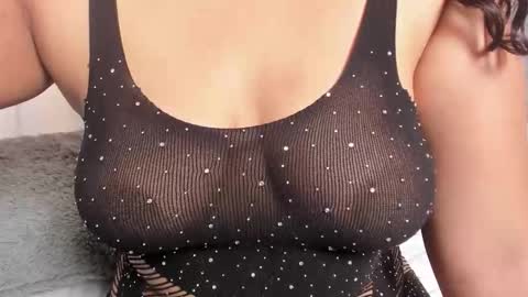 Snapshot of chloe_joness1_ chatting on February 2026 05:19:02 AM Chloe online show from February 2026 05:19:02 AM