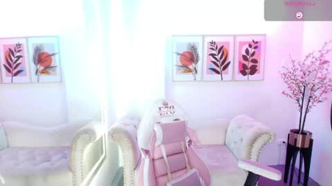 Chloe  online show from April 2026 12:14:02 PM