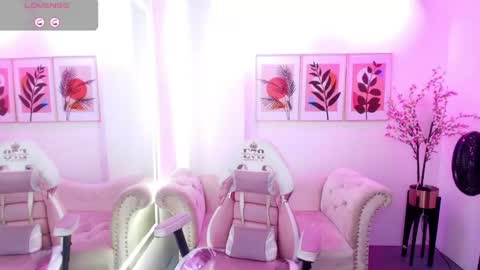 Chloe  online show from May 2026 11:49:01 AM