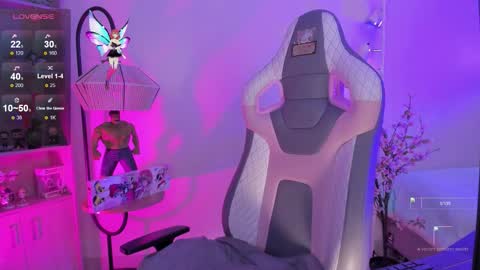 CLOE  online show from November 2025 05:57:01 PM