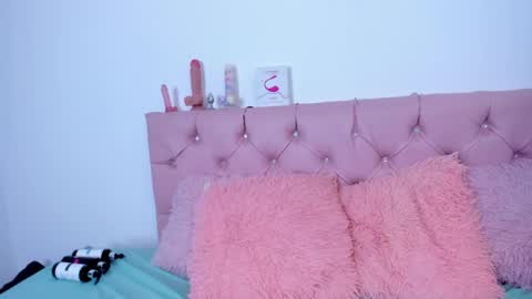 Chloe online show from March 2025 05:24:02 PM