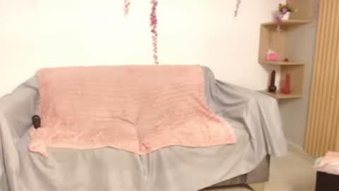 chloe_peach_ online show from June 2026 01:01:01 PM