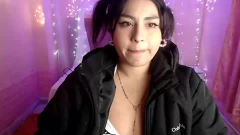 Snapshot of chloe_smith5 chatting on September 2025 04:18:01 PM chloe_smith5 online show from September 2025 04:18:01 PM