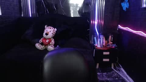 chloe_smith5 online show from April 2026 02:40:01 PM