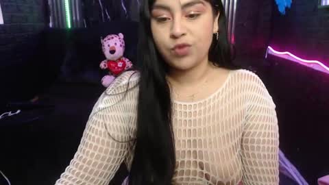 chloe_smith5 online show from April 2026 01:52:02 PM
