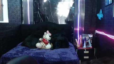 chloe_smith5 online show from June 2026 02:37:02 PM