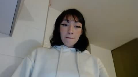 cloes  online show from October 2025 11:14:01 PM