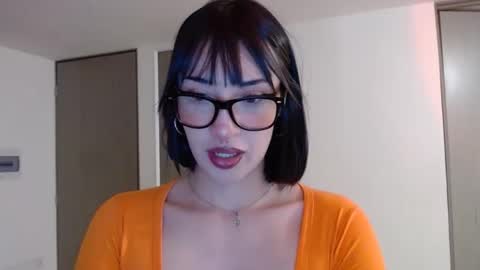 cloes  online show from March 2026 06:19:01 AM