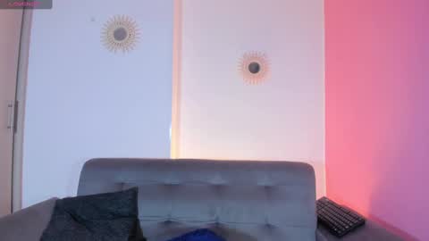 Chloe Miller  online show from October 2025 03:48:01 AM