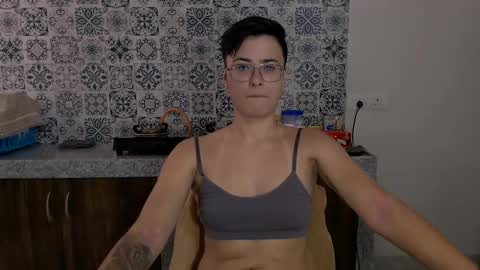 Eva and Sandra online show from February 2025 08:06:02 AM