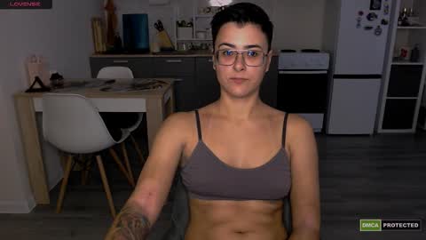 Eva and Sandra online show from September 2025 07:31:01 AM