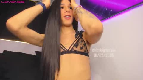 Im Chloe    independent account      online show from February 2026 10:14:02 AM