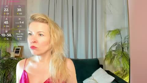 Julia online show from April 2026 11:42:01 AM