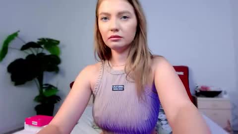 Chloe online show from March 2026 05:02:02 AM