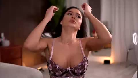 chloedevinex online show from June 2026 03:29:02 AM