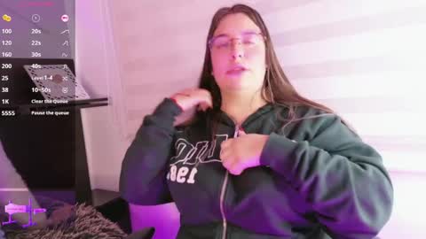 Snapshot of chloee_as_ chatting on May 2026 11:01:02 PM chloee_as_ online show from May 2026 11:01:02 PM