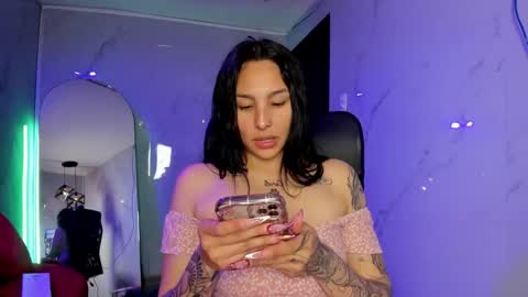 Snapshot of chloee_thompson chatting on October 2025 02:42:01 AM ChloeeThompson online show from October 2025 02:42:01 AM