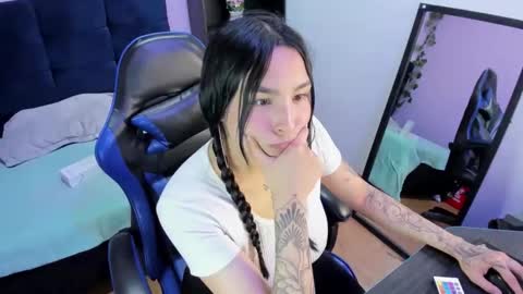 Snapshot of chloee_thompson chatting on October 2025 12:11:01 AM ChloeeThompson online show from October 2025 12:11:01 AM