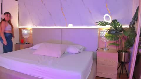 Snapshot of chloeemonroee_ chatting on November 2025 12:26:01 PM Chloee online show from November 2025 12:26:01 PM