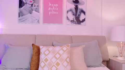 chloeferreira online show from April 2026 02:10:01 AM