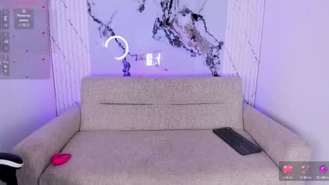 chloegils online show from September 2025 12:52:02 PM