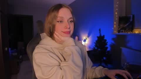Snapshot of chloegins chatting on December 2024 03:51:01 AM chloegins online show from December 2024 03:51:01 AM