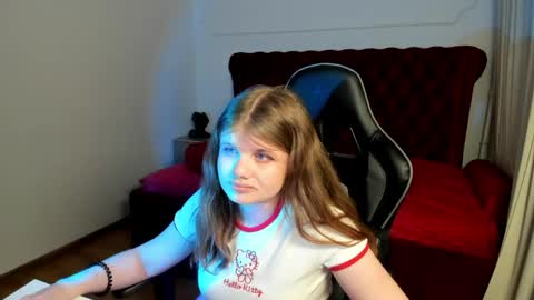 ChloeHalses online show from June 2026 01:28:02 AM