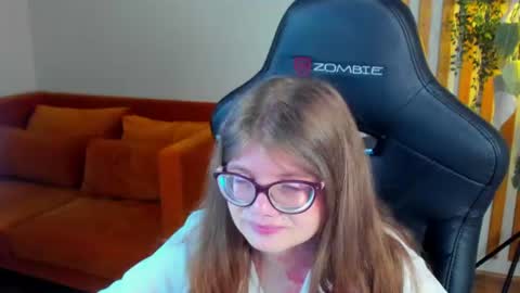 ChloeHalses online show from June 2026 05:12:02 PM