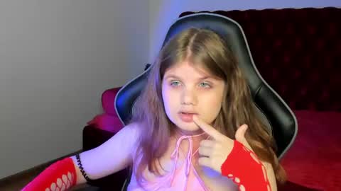ChloeHalses online show from June 2026 05:04:02 PM