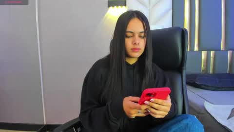  Chloe Harper  online show from April 2026 11:34:01 AM